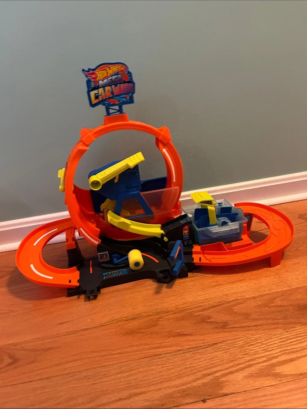 Hot Wheels- Mega Car Wash Playset
